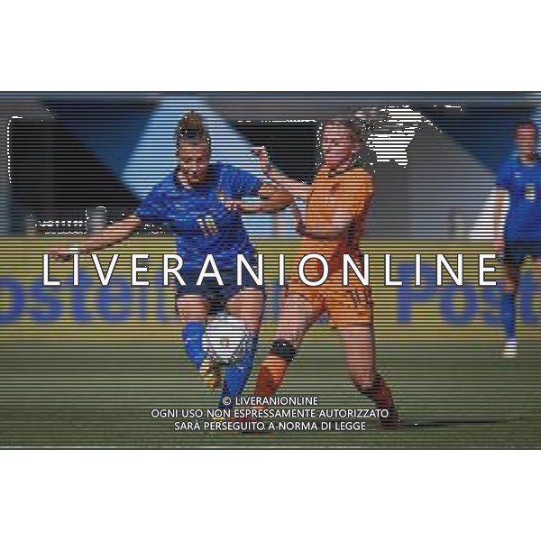 Griffonit/LMedia - Friendly match 2021 - Italy Women vs Netherlands - friendly football match 10 June 2021 - Paolo Mazza stadium, ferrara, Italy Photo showing: Arianna Caruso (Juventus) of Italy in action against Jackie Groenen (Manchester United) of Netherlands @Griffonit/LMedia/AGENZIA ALDO LIVERANI SAS