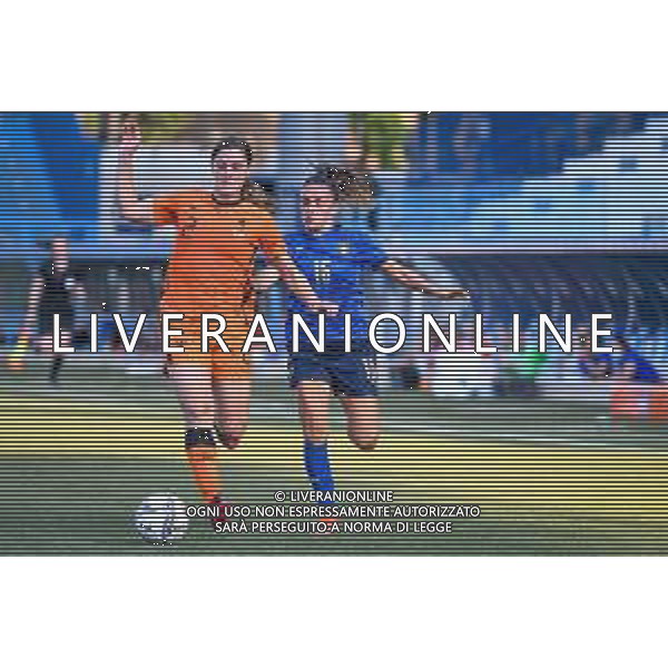 Griffonit/LMedia - Friendly match 2021 - Italy Women vs Netherlands - friendly football match 10 June 2021 - Paolo Mazza stadium, ferrara, Italy Photo showing: Aniek Nouwen (PSV) of Netherlands hindered by Annamaria Serturini (Roma) of Italy @Griffonit/LMedia/AGENZIA ALDO LIVERANI SAS