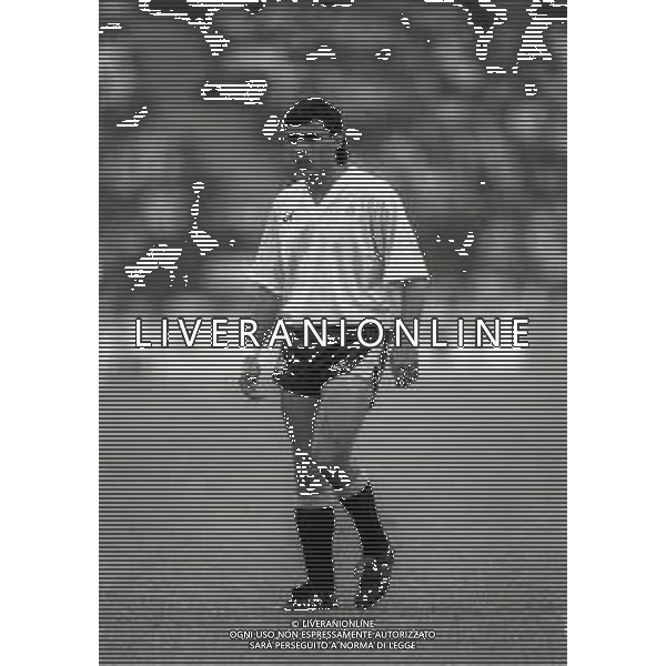 RETROSPETTIVA CARLOS AGUILERA CALCIATORE NELLA FOTO CARLOS AGUILERA CON LA MAGLIA DELLA NAZIONALE DELL\' URUGUAY GENOA CALCIO NELL\'ANNO 1990-1991 AG ALDO LIVERANI SAS