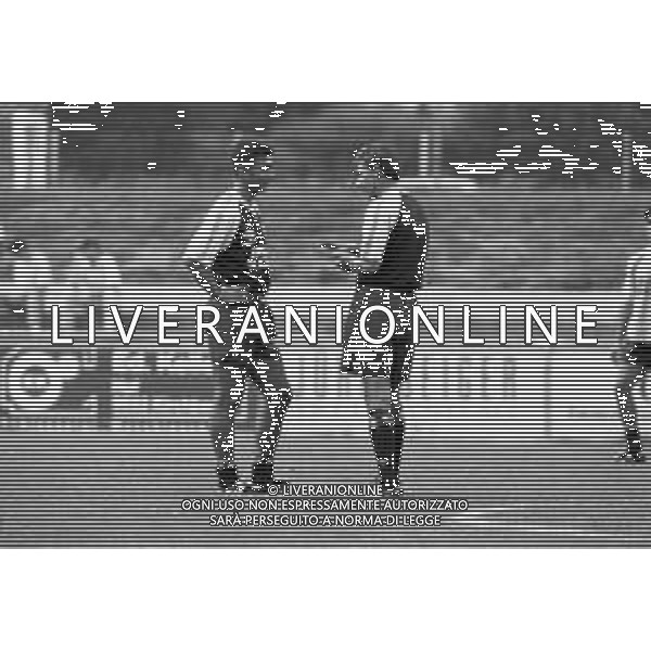 RETROSPETTIVA ZDENEK ZEMAN ALLENATORE DELLA LAZIO CAMPIONATO CALCIO SERIE A 1994-1995 NELLA FOTO DURANTE L\'ALLENAMENTO CON ROBERTO DI MATTEO ©Archivio Giovanni Liverani/AGENZIA ALDO LIVERANI SAS