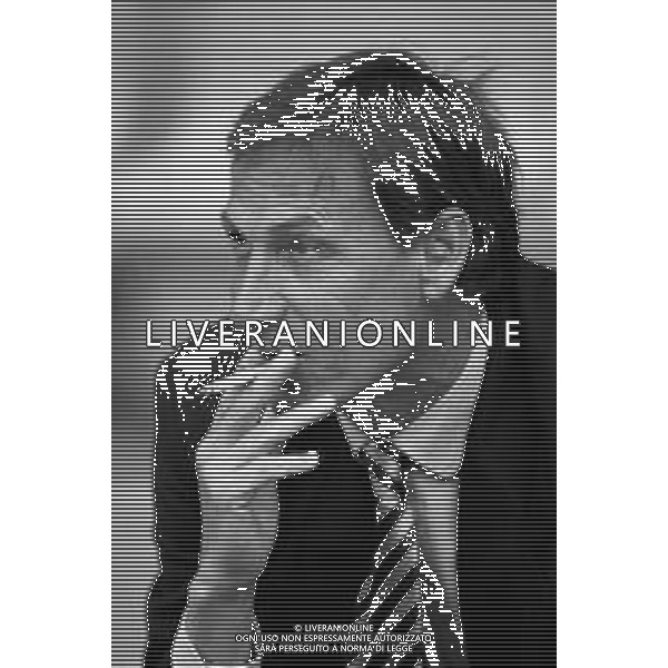 RETROSPETTIVA ZDENEK ZEMAN ALLENATORE DELLA LAZIO CAMPIONATO CALCIO SERIE A - 1995 NELLA FOTO MENTRE FUMA UNA SIGARETTA ©Archivio Giovanni Liverani/AGENZIA ALDO LIVERANI SAS