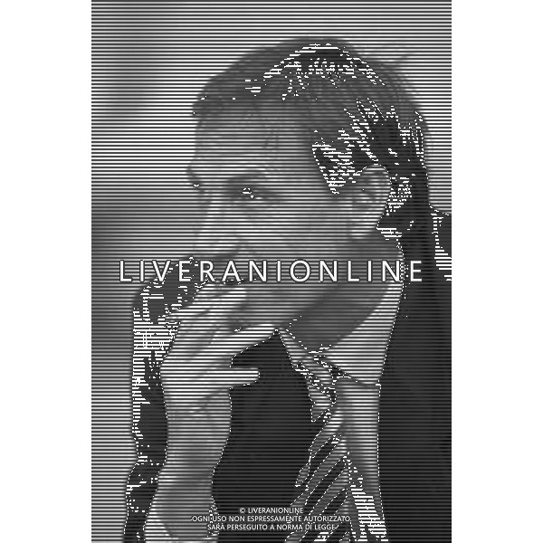 RETROSPETTIVA ZDENEK ZEMAN ALLENATORE DELLA LAZIO CAMPIONATO CALCIO SERIE A - 1995 NELLA FOTO MENTRE FUMA UNA SIGARETTA ©Archivio Giovanni Liverani/AGENZIA ALDO LIVERANI SAS