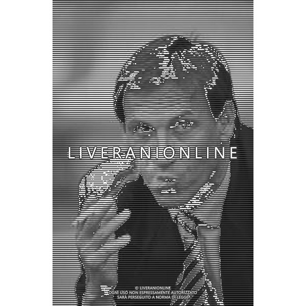 RETROSPETTIVA ZDENEK ZEMAN ALLENATORE DELLA LAZIO CAMPIONATO CALCIO SERIE A - 1995 NELLA FOTO MENTRE FUMA UNA SIGARETTA ©Archivio Giovanni Liverani/AGENZIA ALDO LIVERANI SAS