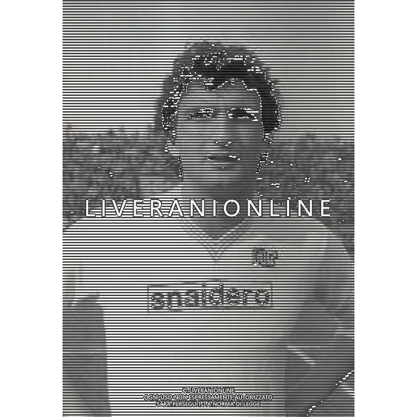 RETROSPETTIVA RAIMONDO MARINO CALCIATORE NELLA FOTO RAIMONDOMARINO CONLAMAGLIA DELNAPOLI CALCIONELL\'ANNO 1982 AG ALDO LIVERANI SAS