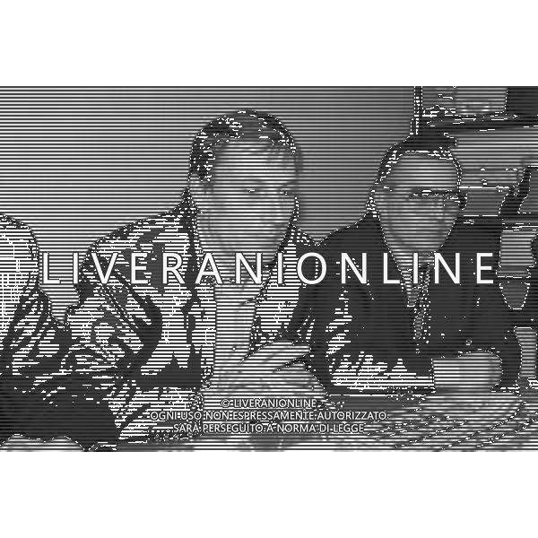 RETROSPETTIVA ALLENATORE ZDENEK ZEMAN NELLA REDAZIONE DELLA GAZZETTA DELLO SPORT A MILANO NEL 1994 RISPONDE ALLE TELEFONATE DEI LETTORI ©Archivio Giovanni Liverani/AGENZIA ALDO LIVERANI SAS