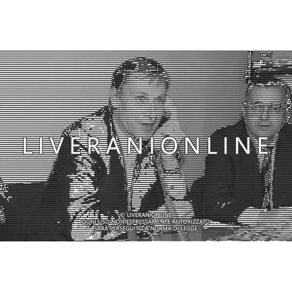 RETROSPETTIVA ALLENATORE ZDENEK ZEMAN NELLA REDAZIONE DELLA GAZZETTA DELLO SPORT A MILANO NEL 1994 RISPONDE ALLE TELEFONATE DEI LETTORI ©Archivio Giovanni Liverani/AGENZIA ALDO LIVERANI SAS