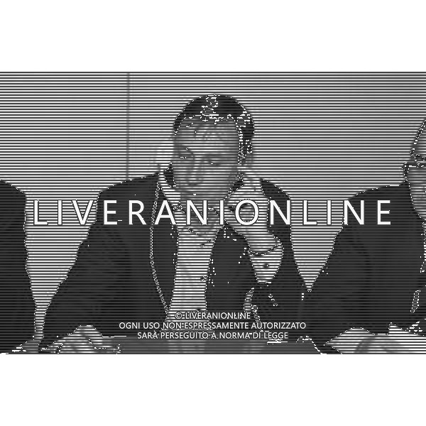 RETROSPETTIVA ALLENATORE ZDENEK ZEMAN NELLA REDAZIONE DELLA GAZZETTA DELLO SPORT A MILANO NEL 1994 RISPONDE ALLE TELEFONATE DEI LETTORI ©Archivio Giovanni Liverani/AGENZIA ALDO LIVERANI SAS
