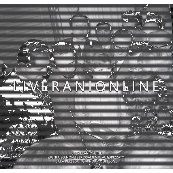 RETROSPETTIVA ORIETTA BERTI CANTANTE NELLA FOTO ORIETTA BERTI A MILANO PER IL DISCO D\'ORO A TERRAZZA MARTINI NELL\'ANNO 1967 AG ALDO LIVERANI SAS 