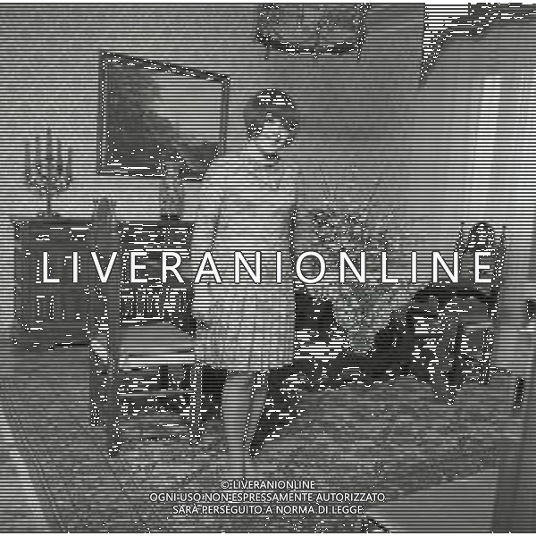 RETROSPETTIVA ORIETTA BERTI CANTANTE NELLA FOTO ORIETTA BERTI A MONTECCHIO NELLA SUA CASA NELL\'ANNO 1968 AG ALDO LIVERANI SAS 