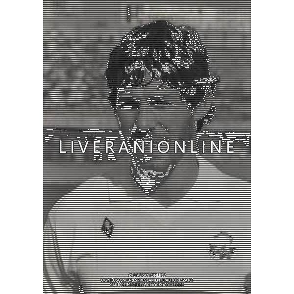 RETROSPETTIVA RENE\' VANDEREYCKEN CALCIATORE NELLA FOTO RENE\' VANDEREYCKEN CON LA MAGLIA DEL GENOA CALCIO NELL\'ANNO 1982-1983 AG ALDO LIVERANI SAS