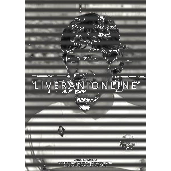 RETROSPETTIVA RENE\' VANDEREYCKEN CALCIATORE NELLA FOTO RENE\' VANDEREYCKEN CON LA MAGLIA DEL GENOA CALCIO NELL\'ANNO 1982-1983 AG ALDO LIVERANI SAS