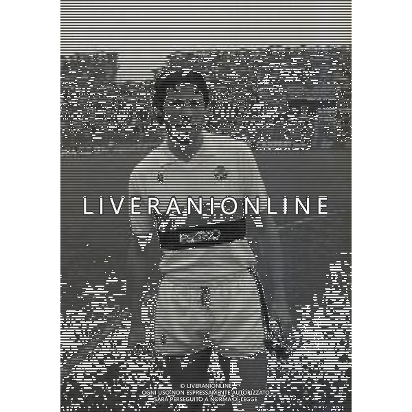 RETROSPETTIVA RENE\' VANDEREYCKEN CALCIATORE NELLA FOTO RENE\' VANDEREYCKEN CON LA MAGLIA DEL GENOA CALCIO NELL\'ANNO 1982-1983 AG ALDO LIVERANI SAS