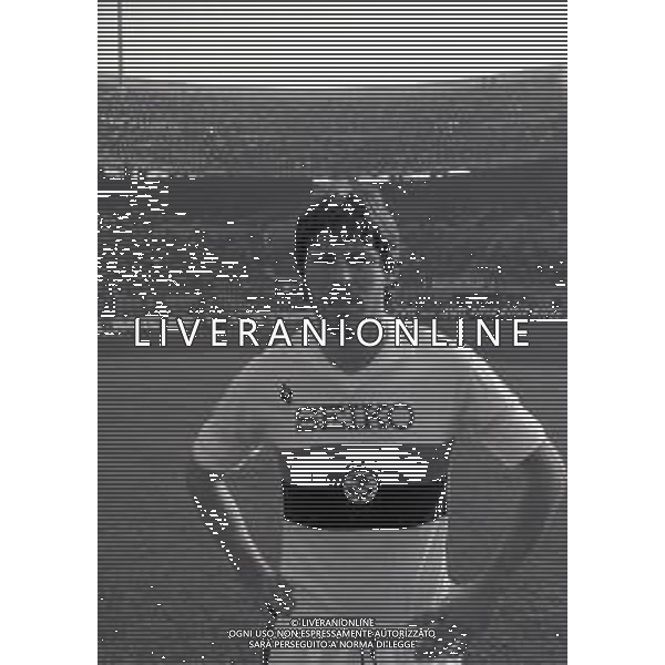 RETROSPETTIVA RENE\' VANDEREYCKEN CALCIATORE NELLA FOTO RENE\' VANDEREYCKEN CON LA MAGLIA DEL GENOA CALCIO NELL\'ANNO 1982-1983 AG ALDO LIVERANI SAS