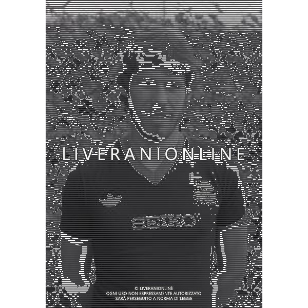 RETROSPETTIVA RENE\' VANDEREYCKEN CALCIATORE NELLA FOTO RENE\' VANDEREYCKEN CON LA MAGLIA DEL GENOA CALCIO NELL\'ANNO 1982-1983 AG ALDO LIVERANI SAS