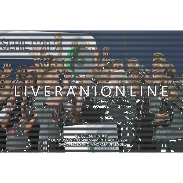 ©Alessandro Falzone/Agenzia Aldo Liverani Alessandria 17.06.2021 Stadio Giuseppe Moccagatta Alessandria vs Padova Finale Play Off Serie C Nella foto : Premiazione con trofeo ai calciatori dell\'Alessandria ©FALZONE /AGENZIA ALDO LIVERANI SAS