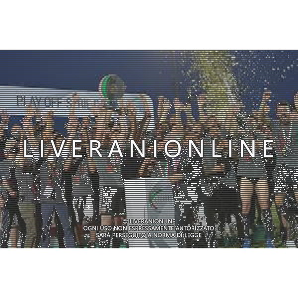 ©Alessandro Falzone/Agenzia Aldo Liverani Alessandria 17.06.2021 Stadio Giuseppe Moccagatta Alessandria vs Padova Finale Play Off Serie C Nella foto : Premiazione con trofeo ai calciatori dell\'Alessandria ©FALZONE /AGENZIA ALDO LIVERANI SAS