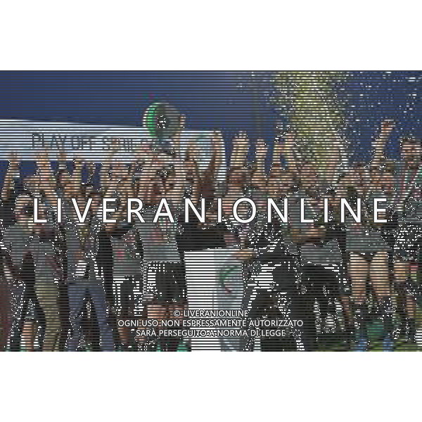 ©Alessandro Falzone/Agenzia Aldo Liverani Alessandria 17.06.2021 Stadio Giuseppe Moccagatta Alessandria vs Padova Finale Play Off Serie C Nella foto : Premiazione con trofeo ai calciatori dell\'Alessandria ©FALZONE /AGENZIA ALDO LIVERANI SAS