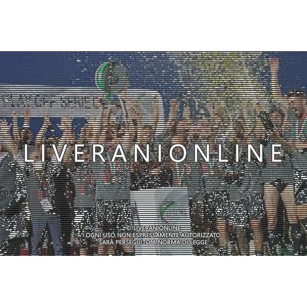 ©Alessandro Falzone/Agenzia Aldo Liverani Alessandria 17.06.2021 Stadio Giuseppe Moccagatta Alessandria vs Padova Finale Play Off Serie C Nella foto : Premiazione con trofeo ai calciatori dell\'Alessandria ©FALZONE /AGENZIA ALDO LIVERANI SAS