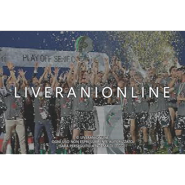©Alessandro Falzone/Agenzia Aldo Liverani Alessandria 17.06.2021 Stadio Giuseppe Moccagatta Alessandria vs Padova Finale Play Off Serie C Nella foto : Premiazione con trofeo ai calciatori dell\'Alessandria ©FALZONE /AGENZIA ALDO LIVERANI SAS