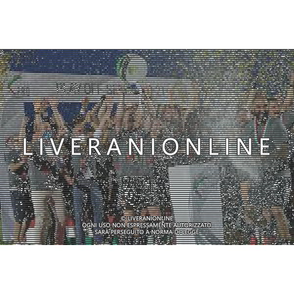 ©Alessandro Falzone/Agenzia Aldo Liverani Alessandria 17.06.2021 Stadio Giuseppe Moccagatta Alessandria vs Padova Finale Play Off Serie C Nella foto : Premiazione con trofeo ai calciatori dell\'Alessandria ©FALZONE /AGENZIA ALDO LIVERANI SAS