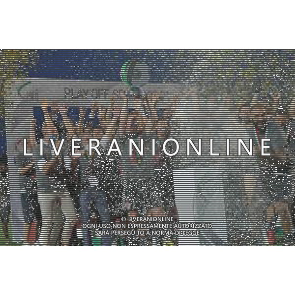 ©Alessandro Falzone/Agenzia Aldo Liverani Alessandria 17.06.2021 Stadio Giuseppe Moccagatta Alessandria vs Padova Finale Play Off Serie C Nella foto : Premiazione con trofeo ai calciatori dell\'Alessandria ©FALZONE /AGENZIA ALDO LIVERANI SAS