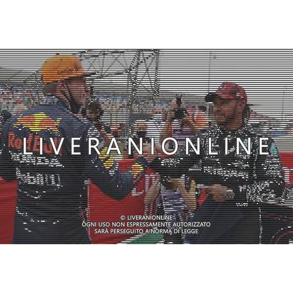 Pole for Max Verstappen (NLD) Red Bull Racing and 2nd for Lewis Hamilton (GBR) Mercedes AMG F1. 19.06.2021. Formula 1 World Championship, Rd 7, French Grand Prix, Paul Ricard, France, Qualifying Day. - www.xpbimages.com, EMail: requests@xpbimages.com © Copyright: Batchelor / XPB Images/AGENZIA ALDO LIVERANI SAS - ITALY ONLY EDITORIAL USE ONLY