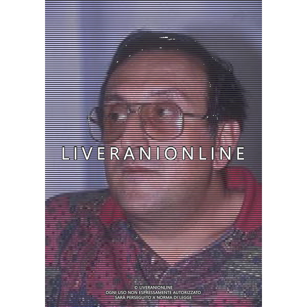 RETROSPETTIVA ELIO TRIFARI GIORNALISTA NELLA FOTO ELIO TRIFARI GIORNALISTA DELLA GAZZETTA DELLO SPORT NELL\'ANNO 1993 IN REDAZIONE AG ALDO LIVERANI SAS