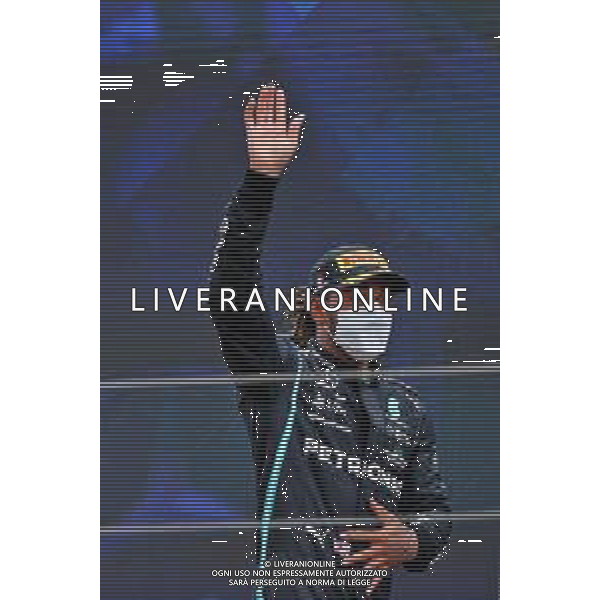 Lewis Hamilton (GBR) Mercedes AMG F1 celebrates his second position on the podium. 20.06.2021. Formula 1 World Championship, Rd 7, French Grand Prix, Paul Ricard, France, Race Day. - www.xpbimages.com, EMail: requests@xpbimages.com © Copyright: Moy / XPB Images/AGENZIA ALDO LIVERANI SAS - ITALY ONLY EDITORIAL USE ONLY