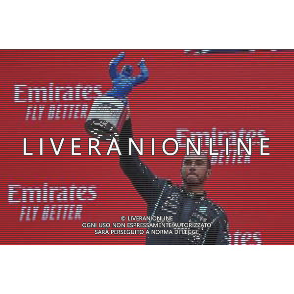 Lewis Hamilton (GBR) Mercedes AMG F1 celebrates his second position on the podium. 20.06.2021. Formula 1 World Championship, Rd 7, French Grand Prix, Paul Ricard, France, Race Day. - www.xpbimages.com, EMail: requests@xpbimages.com © Copyright: Moy / XPB Images/AGENZIA ALDO LIVERANI SAS - ITALY ONLY EDITORIAL USE ONLY