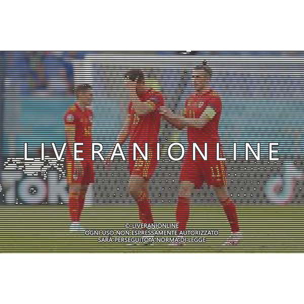 Campionato Europeo UEFA EURO 2020 gara del gruppo A ITALIA vs GALLES del 20/06/2021 - nella foto: delusione Ethan Ampadu(Galles) dopo il cartellino rosso e l\'espulsione consolata da gareth bale ©Claudio Zamagni/Agenzia Aldo Liverani s.a.s. during European UEFA Championship - UEFA Euro 2020 soccer match between Italy and Wales at Olympic Stadium in Rome on June 20 2021 photo credit by Claudio Zamagni/Aldo Liverani Photo Agency/AGENZIA ALDO LIVERANI SAS