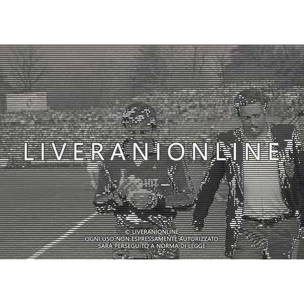 04-04-1982 COMO CAMPIONATO DI CALCIO SERIE A COMO INTER 0-0 NELLA FOTO IVANO BORDON CON IL DOTTOR BENAZZI AG ALDO LIVERANI SAS