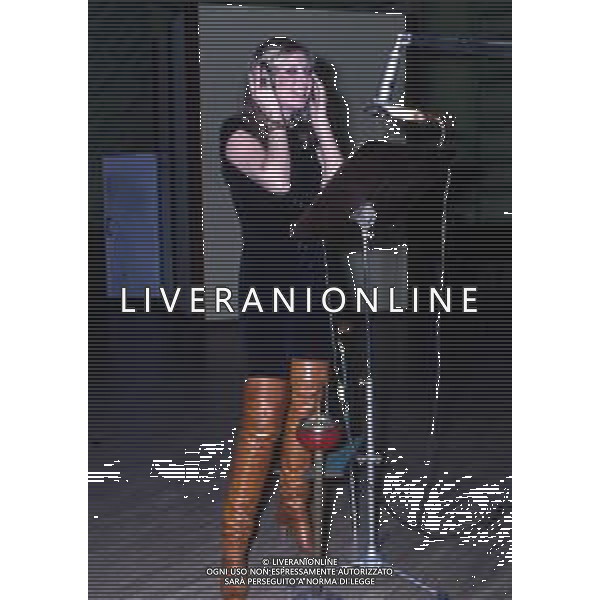 RETROSPETTIVA ANNA MARIA RIZZOLI ATTRICE MODELLA  NELLA FOTO ANNA MARIA RIZZOLI IN SALA D\'INCISIONE AG ALDO LIVERANI SAS  