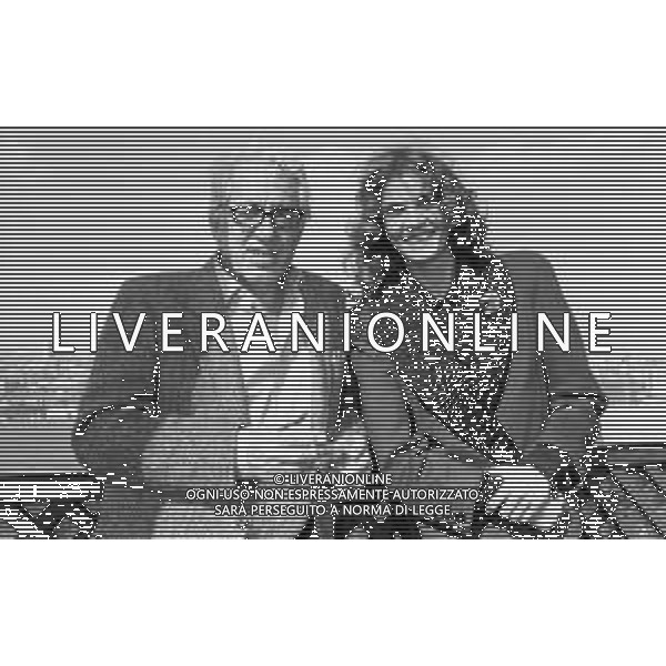 NEG-RETROSPETTIVA FLORINDA BOLKAN ATTRICE NELLA FOTO CON IL REGISTA GIUSEPPE PATRONI GRIFFI A MILANO TERRAZZA MARTINI NEL 1986 AG. ALDO LIVERANI SAS