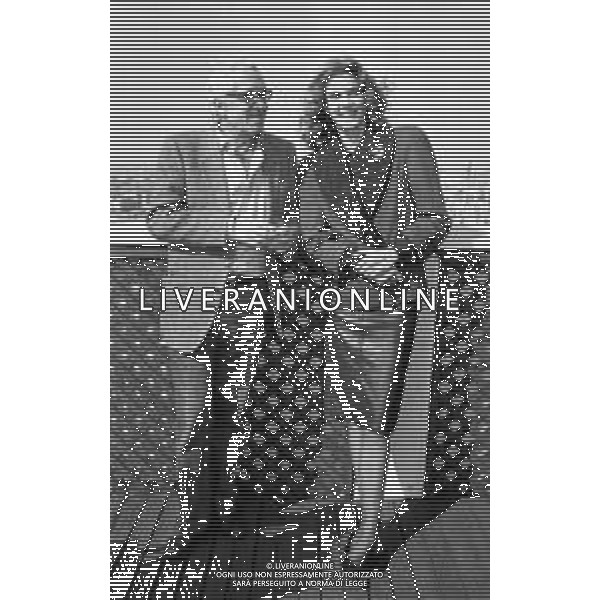 NEG-RETROSPETTIVA FLORINDA BOLKAN ATTRICE NELLA FOTO CON IL REGISTA GIUSEPPE PATRONI GRIFFI A MILANO TERRAZZA MARTINI NEL 1986 AG. ALDO LIVERANI SAS