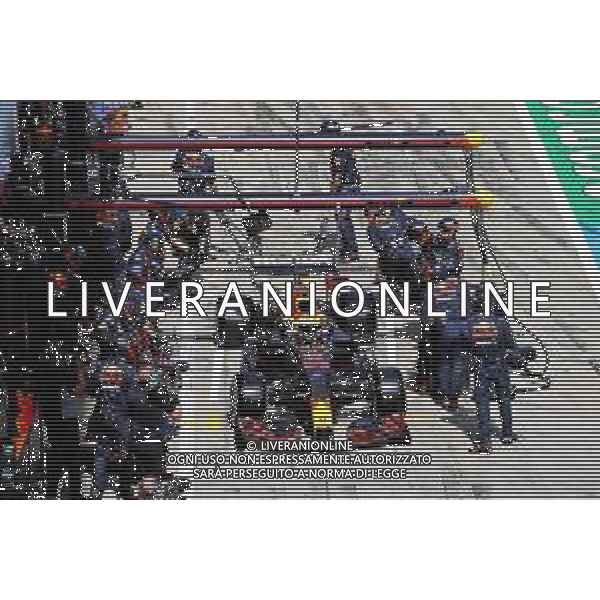 Max Verstappen (NLD) Red Bull Racing RB16B makes a pit stop. 27.06.2021. Formula 1 World Championship, Rd 8, Steiermark Grand Prix, Spielberg, Austria, Race Day. - www.xpbimages.com, EMail: requests@xpbimages.com © Copyright: Moy / XPB Images/AGENZIA ALDO LIVERANI SAS - ITALY ONLY EDITORIAL USE ONLY