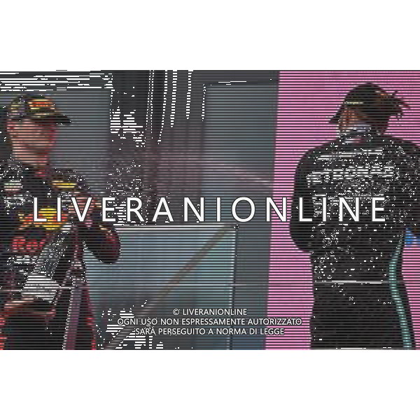 1st place Max Verstappen (NLD) Red Bull Racing with Lewis Hamilton (GBR) Mercedes AMG F1. 27.06.2021. Formula 1 World Championship, Rd 8, Steiermark Grand Prix, Spielberg, Austria, Race Day. - www.xpbimages.com, EMail: requests@xpbimages.com © Copyright: Batchelor / XPB Images/AGENZIA ALDO LIVERANI SAS - ITALY ONLY EDITORIAL USE ONLY