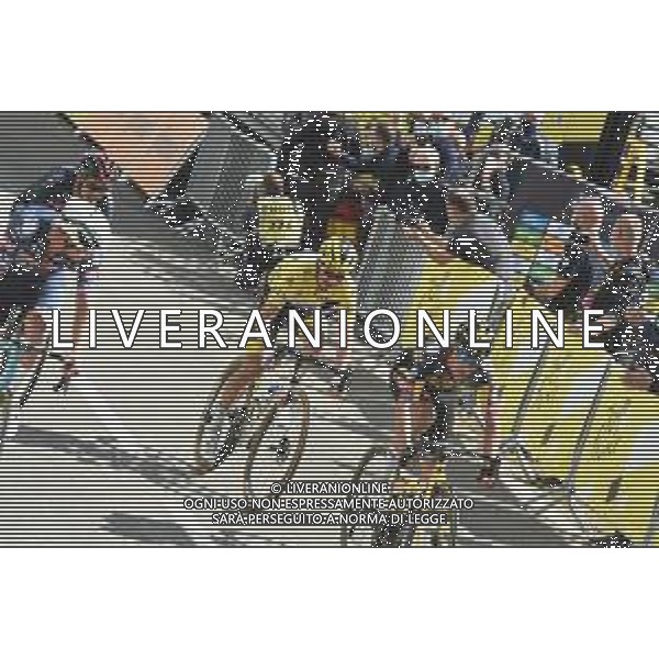 27-06-2021 Tour De France; Tappa 02 Perros Guirec - Mur De Bretagne; 2021, Jumbo - Visma; 2021, Deceuninck - Quick Step; Roglic, Primoz; Alaphilippe, Julian; Mur De Bretagne; ©SIROTTI/AGENZIA ALDO LIVERANI SAS