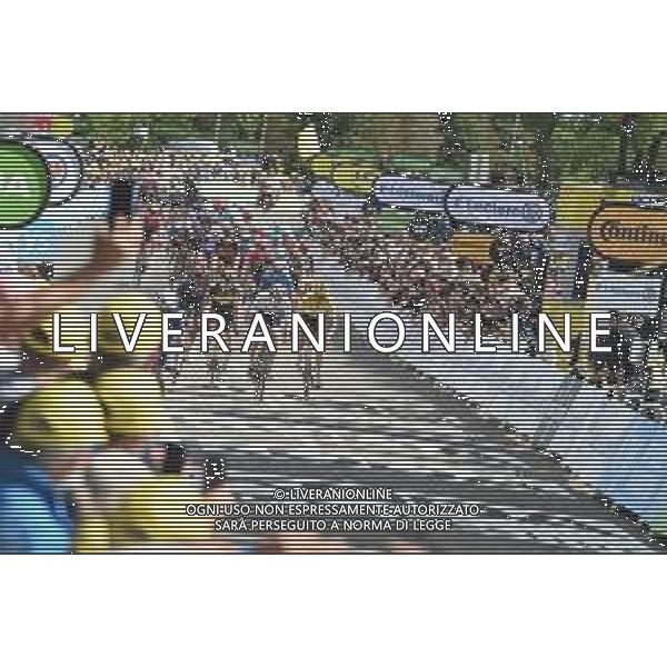 27-06-2021 Tour De France; Tappa 02 Perros Guirec - Mur De Bretagne; 2021, Jumbo - Visma; 2021, Uae - Emirates; 2021, Deceuninck - Quick Step; Roglic, Primoz; Pogacar, Tadej; Alaphilippe, Julian; Mur De Bretagne; ©SIROTTI/AGENZIA ALDO LIVERANI SAS