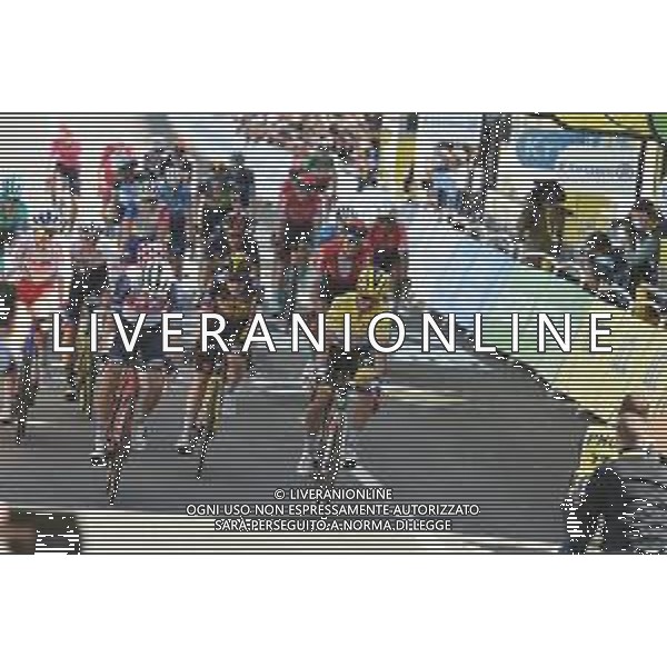 27-06-2021 Tour De France; Tappa 02 Perros Guirec - Mur De Bretagne; 2021, Trek - Segafredo; 2021, Deceuninck - Quick Step; Mollema, Bauke; Alaphilippe, Julian; Mur De Bretagne; ©SIROTTI/AGENZIA ALDO LIVERANI SAS