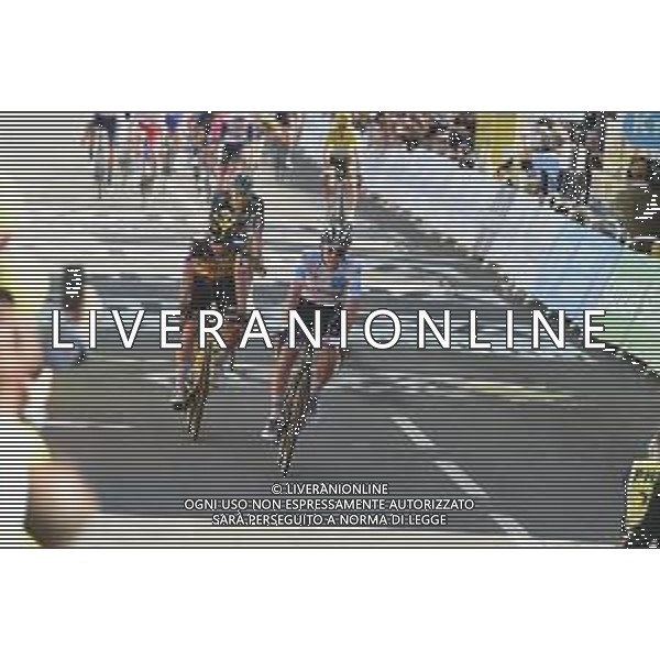 27-06-2021 Tour De France; Tappa 02 Perros Guirec - Mur De Bretagne; 2021, Jumbo - Visma; 2021, Uae - Emirates; Roglic, Primoz; Pogacar, Tadej; Mur De Bretagne; ©SIROTTI/AGENZIA ALDO LIVERANI SAS