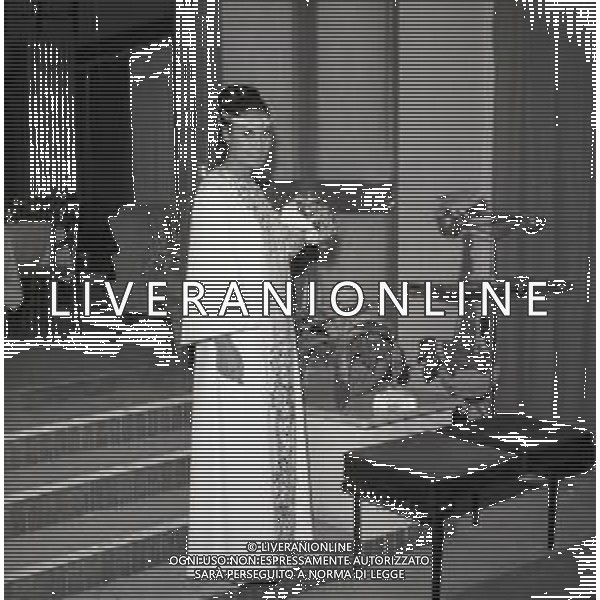 RETROSPETTIVA DON BACKY PSEUDONIMO ALDO CAPONI CANTANTE  NELLA FOTO DON BACKY PSEUDONIMO ALDO CAPONI MATRIMONIO CON LA MOGLIE LILIANA PETRALIA A ROMA NELL\'ANNO 1969 AG ALDO LIVERANI SAS 