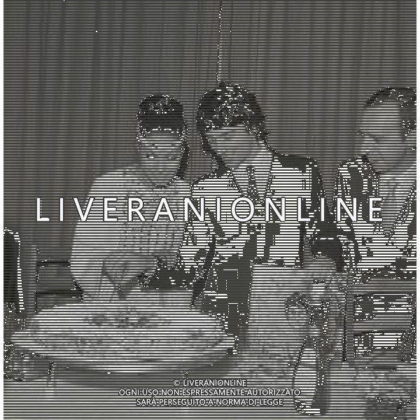 RETROSPETTIVA DON BACKY PSEUDONIMO ALDO CAPONI CANTANTE  NELLA FOTO DON BACKY PSEUDONIMO ALDO CAPONI MATRIMONIO CON LA MOGLIE LILIANA PETRALIA A ROMA NELL\'ANNO 1969 AG ALDO LIVERANI SAS 