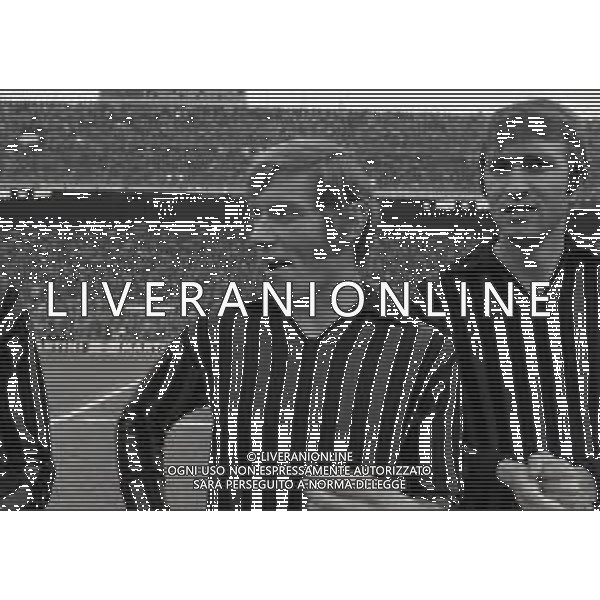RETROSPETTIVA ROMEO BENETTI CLCIATORE CON LA MAGLIA DEL MILAN NELLA FOTO ROMEO BENETTI CON LA MAGLIA DEL MILAN AG ALDO LIVERANI SAS