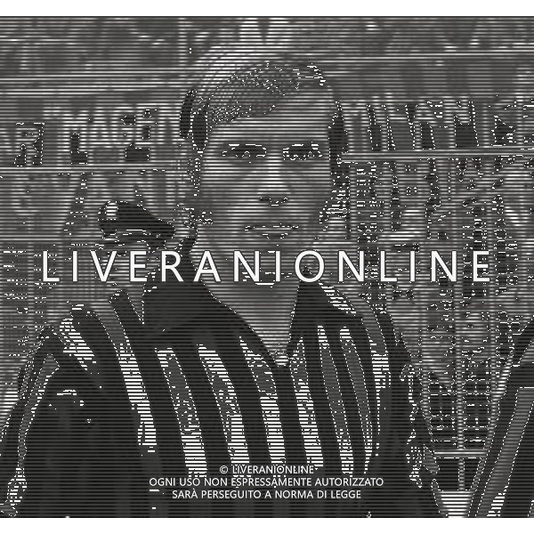 RETROSPETTIVA ROMEO BENETTI CLCIATORE CON LA MAGLIA DEL MILAN NELLA FOTO ROMEO BENETTI CON LA MAGLIA DEL MILAN AG ALDO LIVERANI SAS