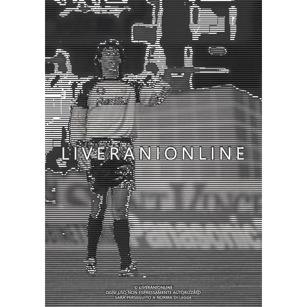 RETROSPETTIVA GIOVANNI CERVONE CALCIATORE NELLA FOTO GIOVANNI CERVONE CON LA MAGLIA DELLA ROMA CALCIO NELL\'ANNO 1989-1990 AG ALDO LIVERANI SAS 
