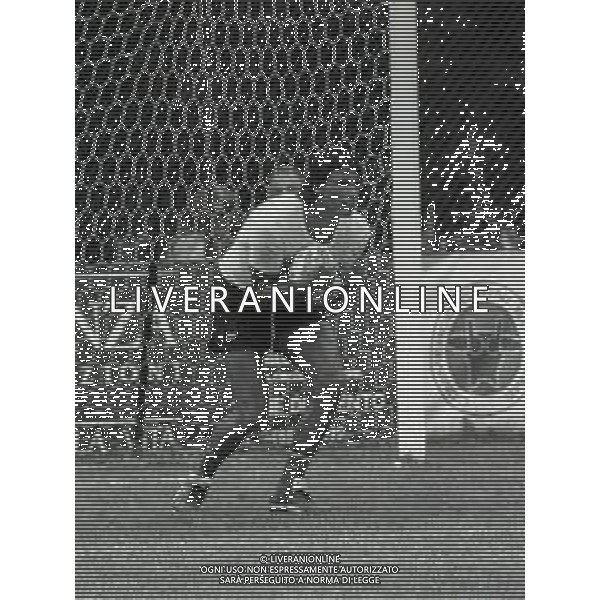 RETROSPETTIVA GIOVANNI CERVONE CALCIATORE NELLA FOTO GIOVANNI CERVONE CON LA MAGLIA DELLA ROMA CALCIO NELL\'ANNO 1989-1990 AG ALDO LIVERANI SAS 
