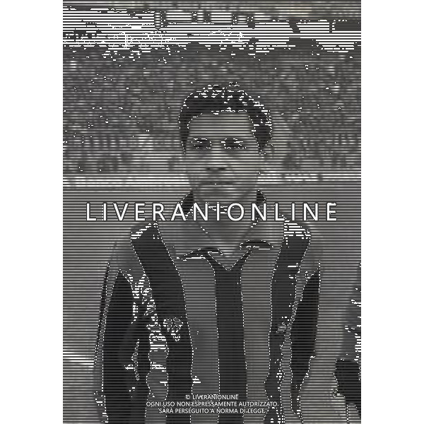 NEG-RETROSPETTIVA GIUSEPPE GALLUZZO CALCIATORE NELLA FOTO GIUSEPPE GALLUZZO CON LA MAGLIA DEL MILAN NELL\'ANNO 1980-1981 AG ALDO LIVERANI SAS