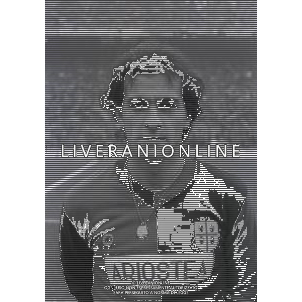RETROSPETTIVA GIUSEPPE BELLINI CALCIATORE NELLA FOTO GIUSEPPE BELLINI CON LA MAGLIA DEL CAGLIARI CALCIO AG ALDO LIVERANI SAS
