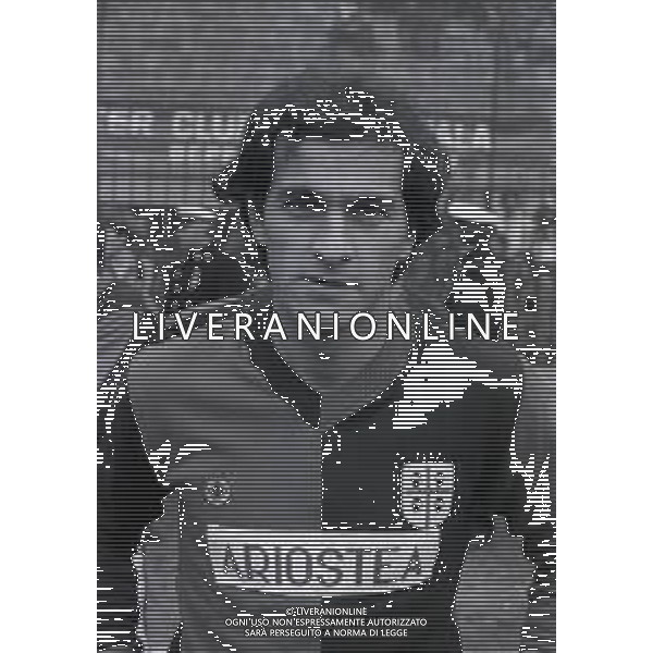 RETROSPETTIVA GIUSEPPE BELLINI CALCIATORE NELLA FOTO GIUSEPPE BELLINI CON LA MAGLIA DEL CAGLIARI CALCIO AG ALDO LIVERANI SAS