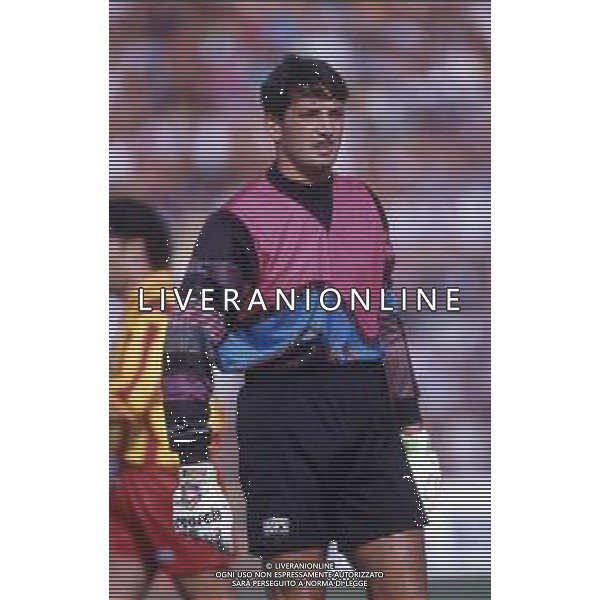 RETROSPETTIVA GIUSEPPE GATTA CALCIATORE NELLA FOTO GIUSEPPE GATTA CON LA MAGLIA DEL LECCE CALCIO AG ALDO LIVERANI SAS